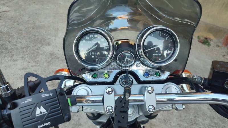 Suzuki GSX 750 Inazuma