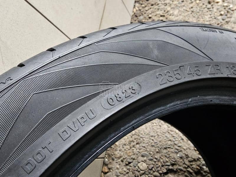 Vredestein 235/45 R18 Letnja