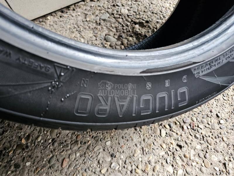 Vredestein 235/45 R18 Letnja