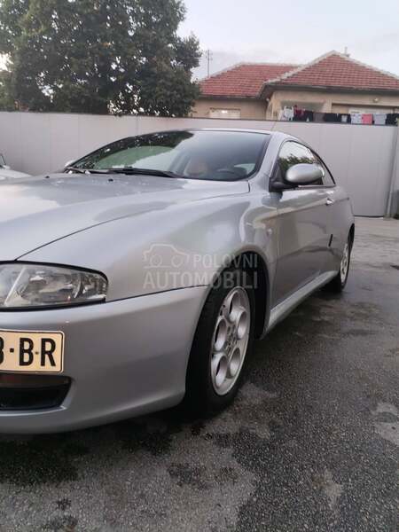 Alfa Romeo GT 
