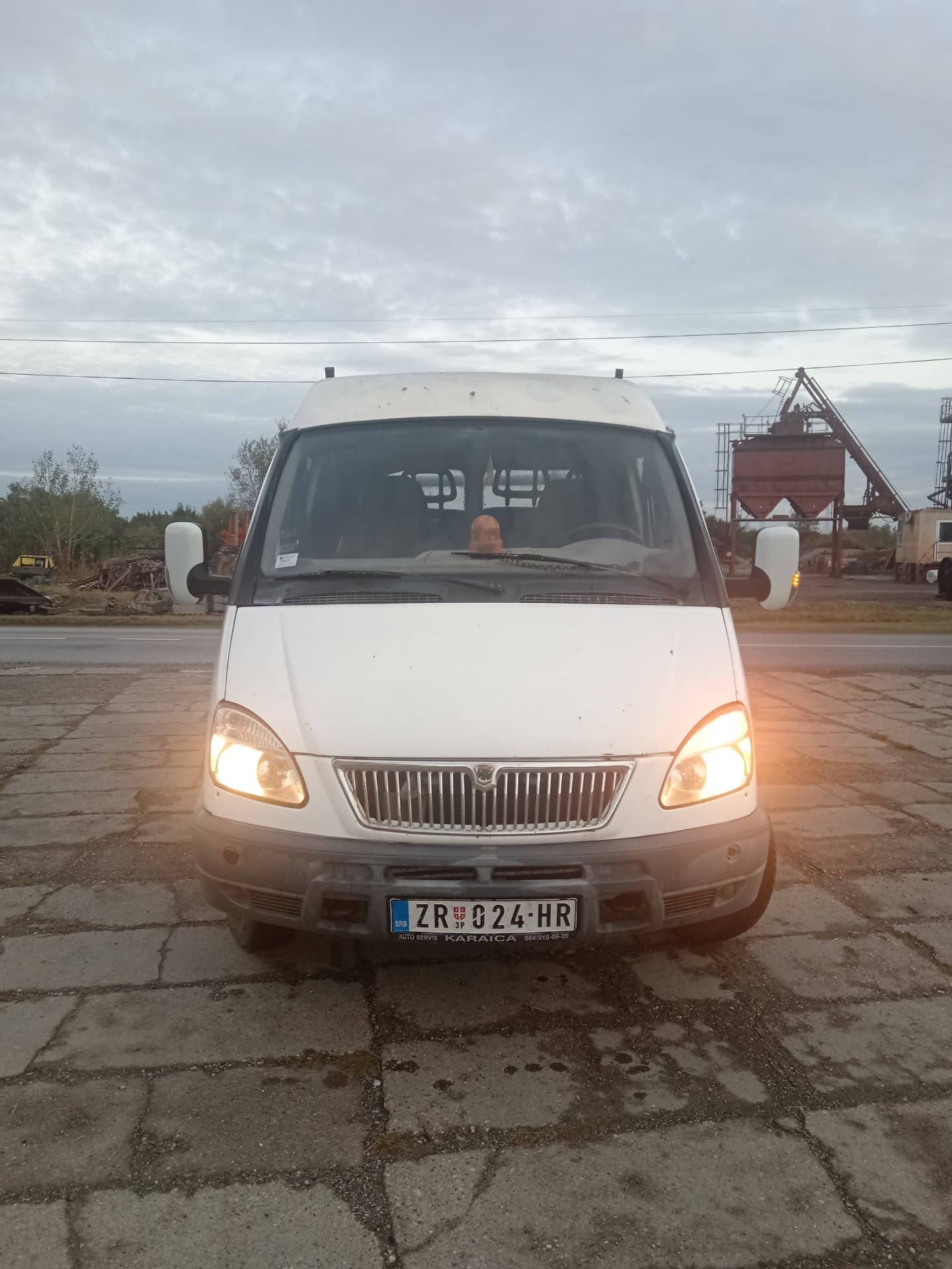 GAZ Ella 