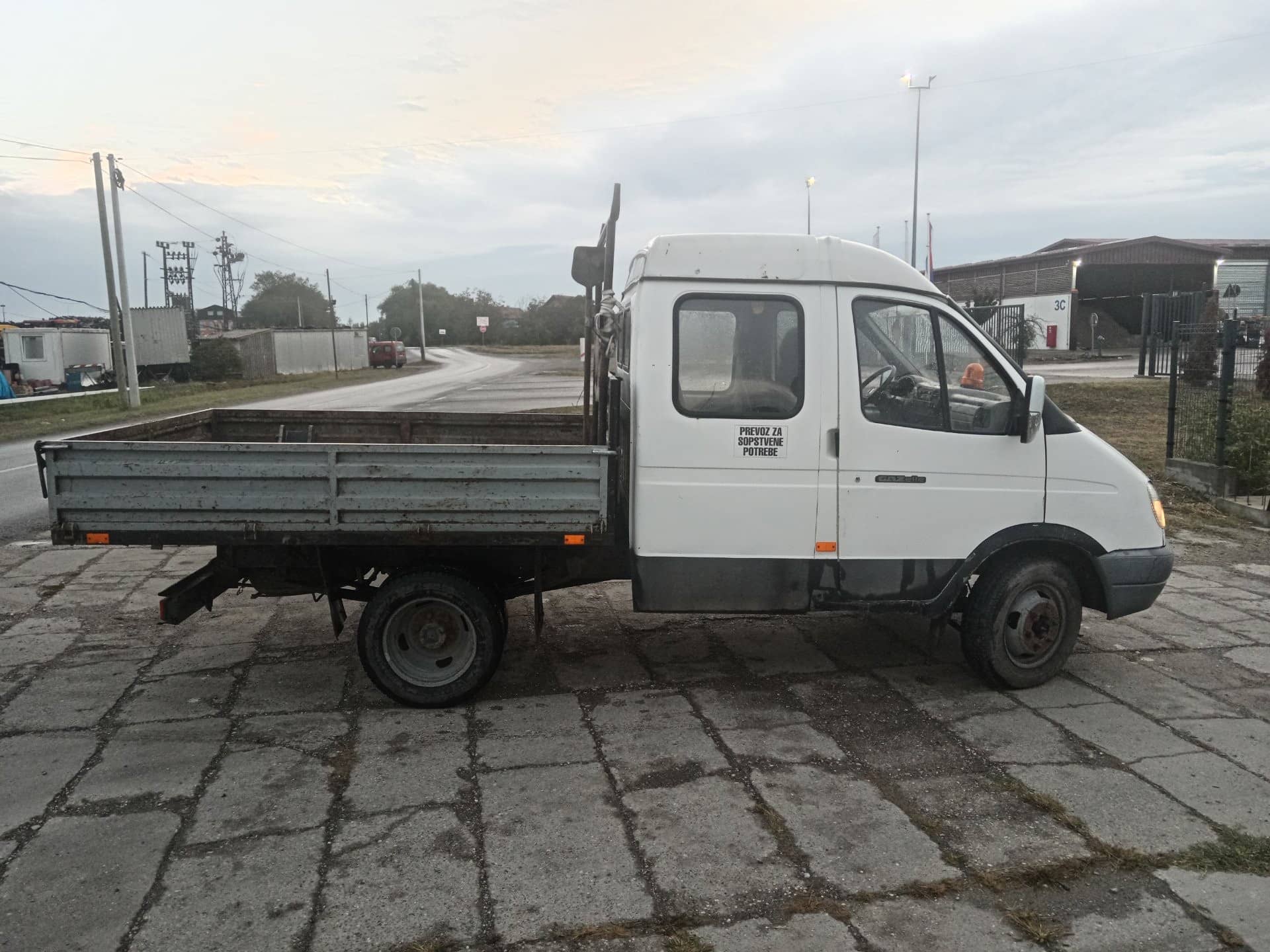 GAZ Ella 