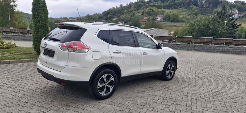 Nissan X-Trail 2,0 4x4 tekna 187000