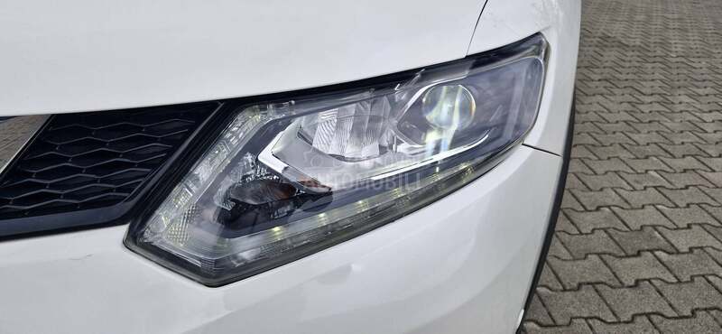 Nissan X-Trail 2,0 4x4 tekna 187000