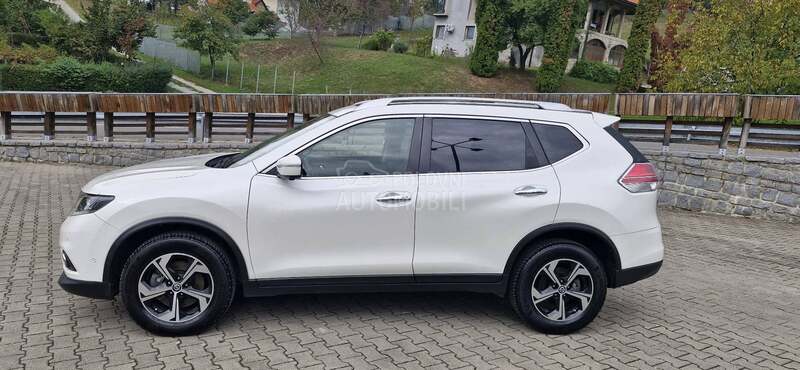 Nissan X-Trail 2,0 4x4 tekna 187000