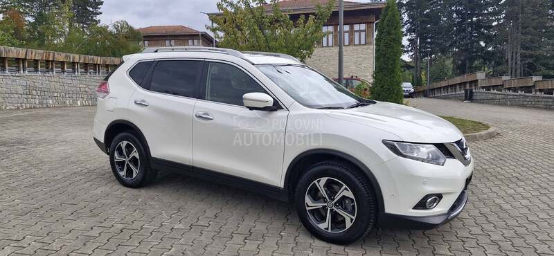 Nissan X-Trail 2,0 4x4 tekna 187000