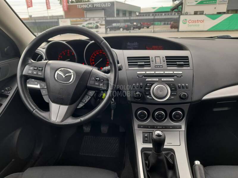 Mazda 3 1,6 16V SPORT
