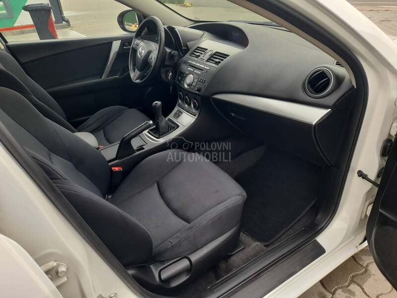 Mazda 3 1,6 16V SPORT