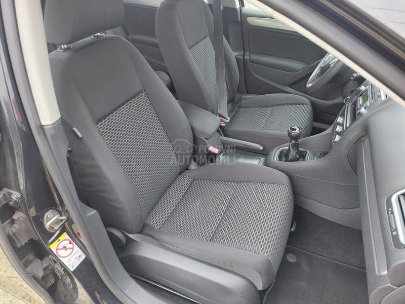 Volkswagen Golf 6 1.6TDI 5VR HIGH LINE Volkswagen Golf 6 1.6TDI 5VR HIGH LINE