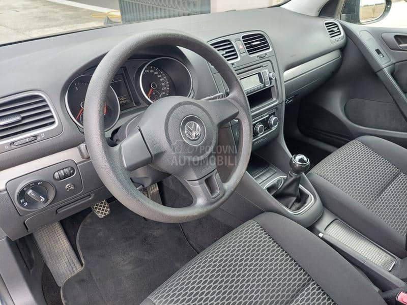 Volkswagen Golf 6 1.6TDI 5VR HIGH LINE Volkswagen Golf 6 1.6TDI 5VR HIGH LINE