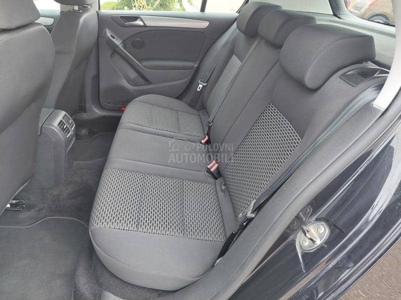 Volkswagen Golf 6 1.6TDI 5VR HIGH LINE Volkswagen Golf 6 1.6TDI 5VR HIGH LINE