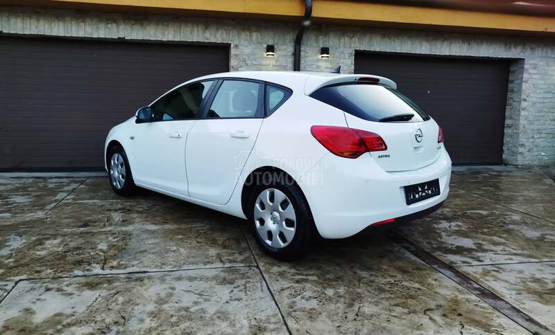 Opel Astra J 1.3CDTI-bez.pliv.zam
