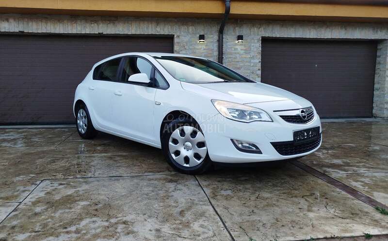 Opel Astra J 1.3CDTI-bez.pliv.zam