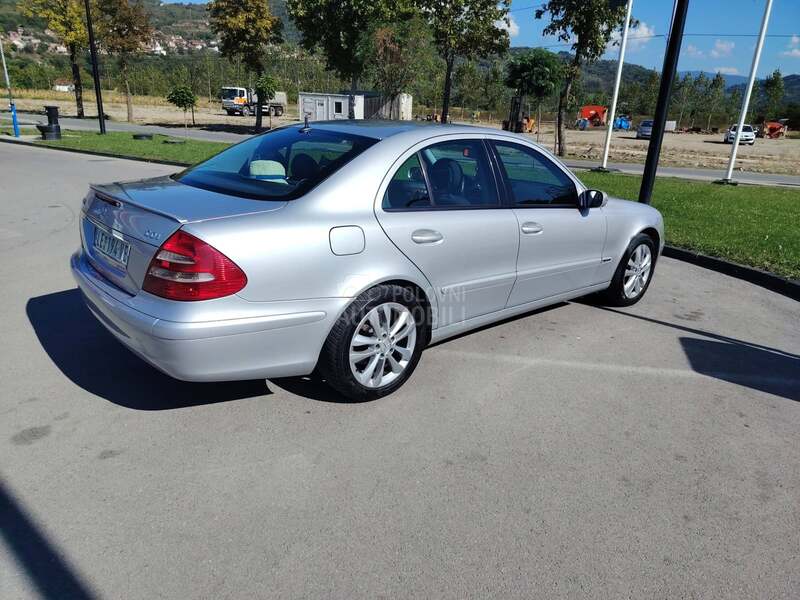 Mercedes Benz E 220 