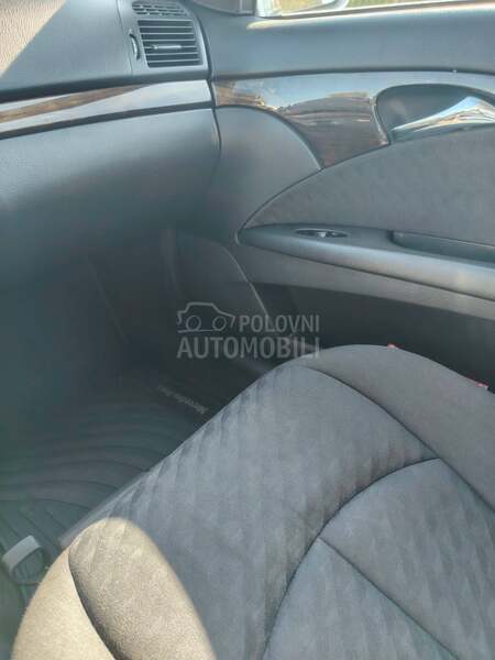 Mercedes Benz E 220 