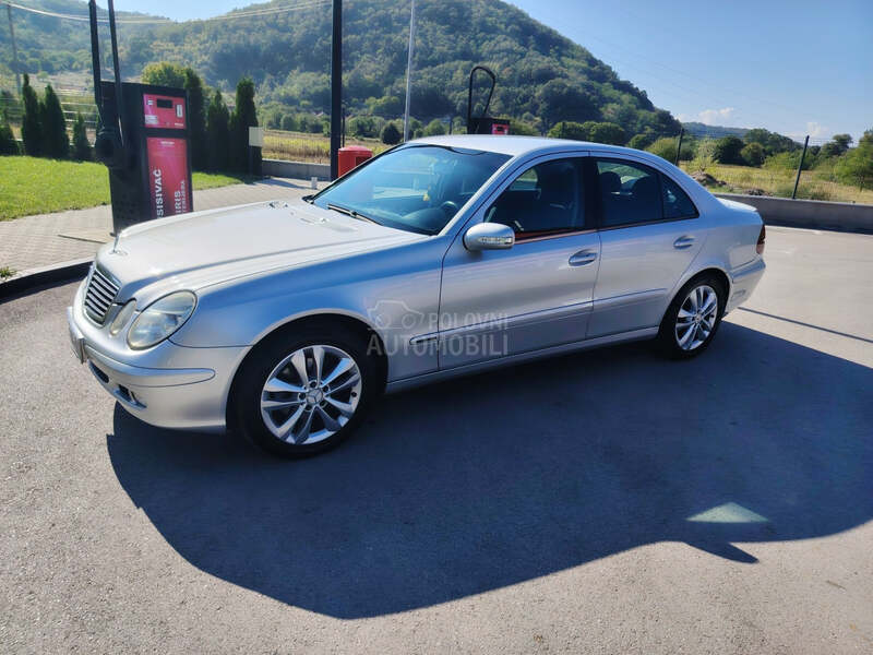 Mercedes Benz E 220 
