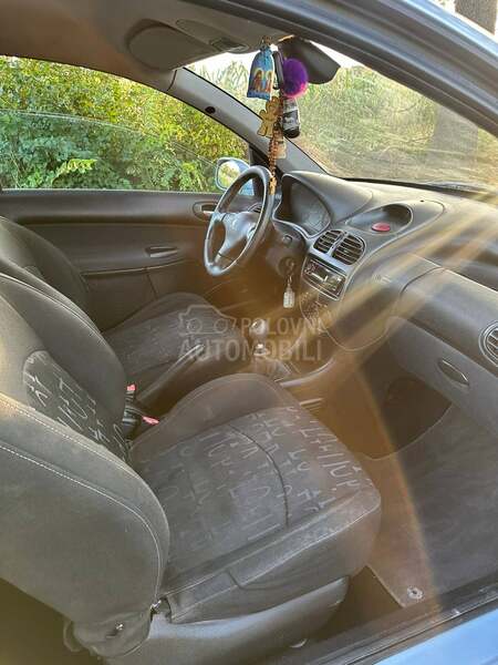 Peugeot 206 1.6