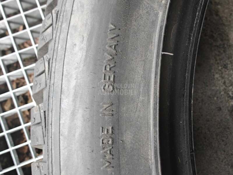 Dunlop 225/45 R17 Zimska