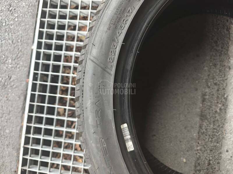 Dunlop 225/45 R17 Zimska