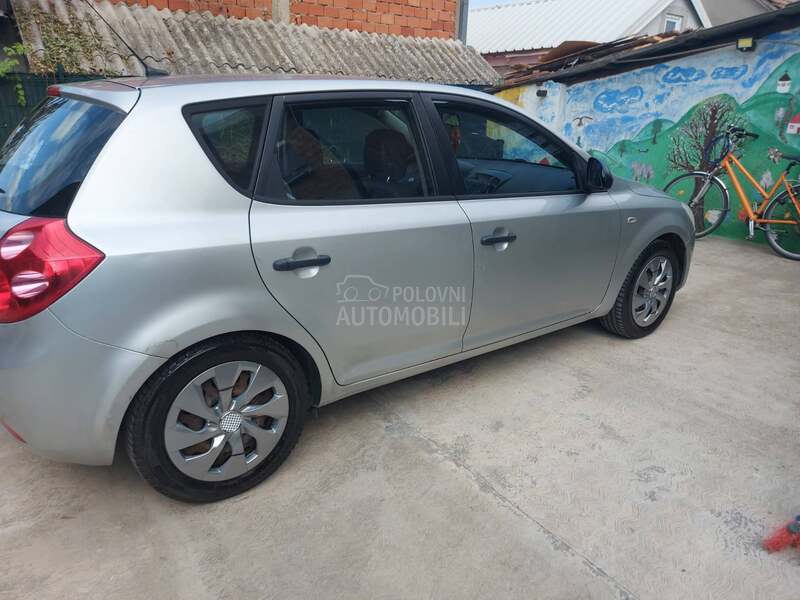 Kia cee`d 