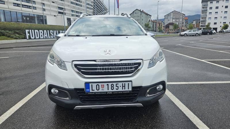 Peugeot 2008 Puretech Allure