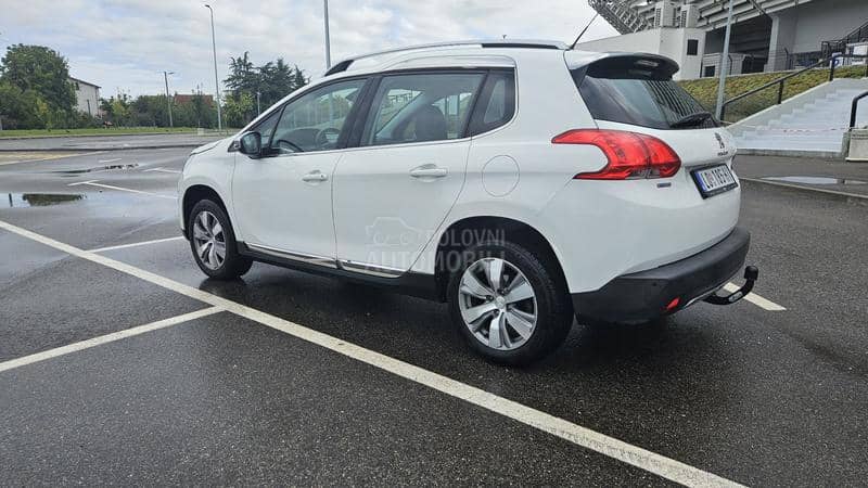 Peugeot 2008 Puretech Allure