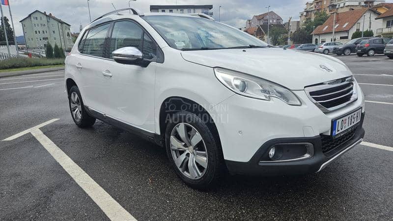 Peugeot 2008 Puretech Allure