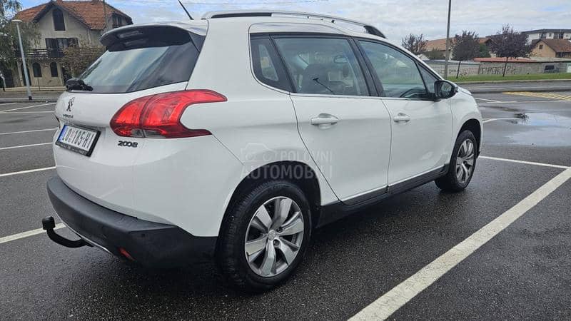 Peugeot 2008 Puretech Allure