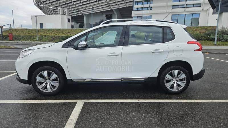 Peugeot 2008 Puretech Allure