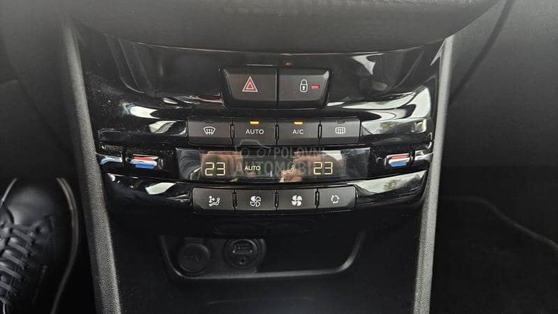 Peugeot 2008 Puretech Allure