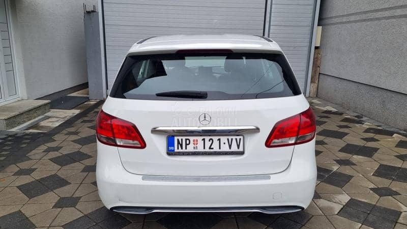 Mercedes Benz B 180 