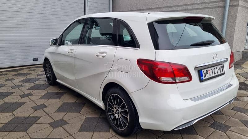 Mercedes Benz B 180 