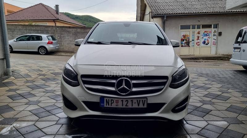 Mercedes Benz B 180 