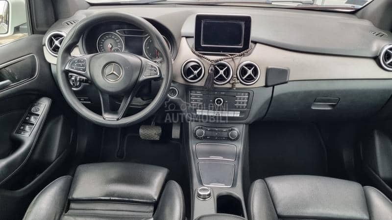 Mercedes Benz B 180 