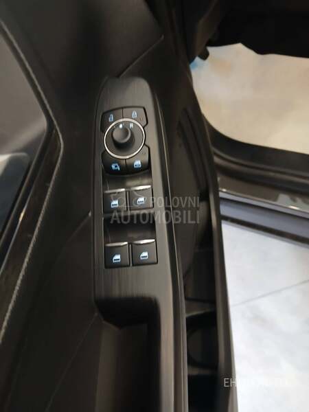 Ford Kuga KUGA TITANIUM 1.5 6M