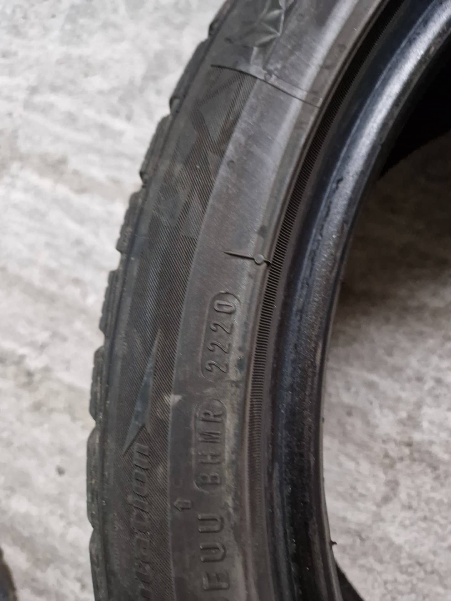 Nexen 275/35 R19 Zimska