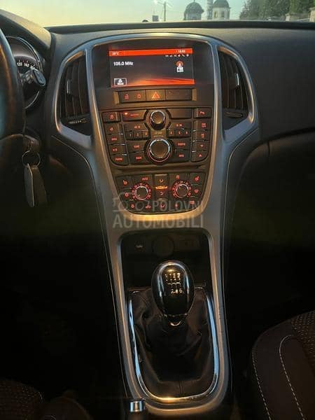 Opel Astra J 1.6 CDTI