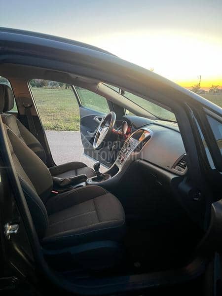 Opel Astra J 1.6 CDTI