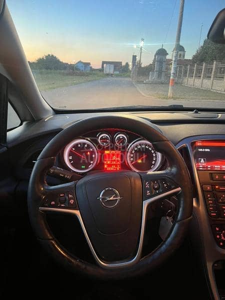 Opel Astra J 1.6 CDTI