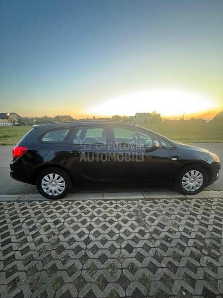 Opel Astra J 1.6 CDTI