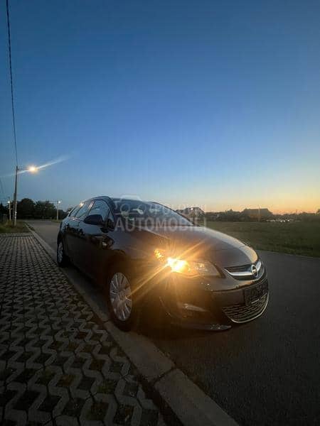 Opel Astra J 1.6 CDTI
