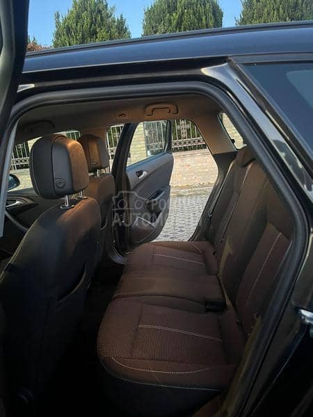 Opel Astra J 1.6 CDTI