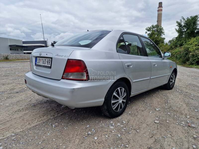 Hyundai Accent 