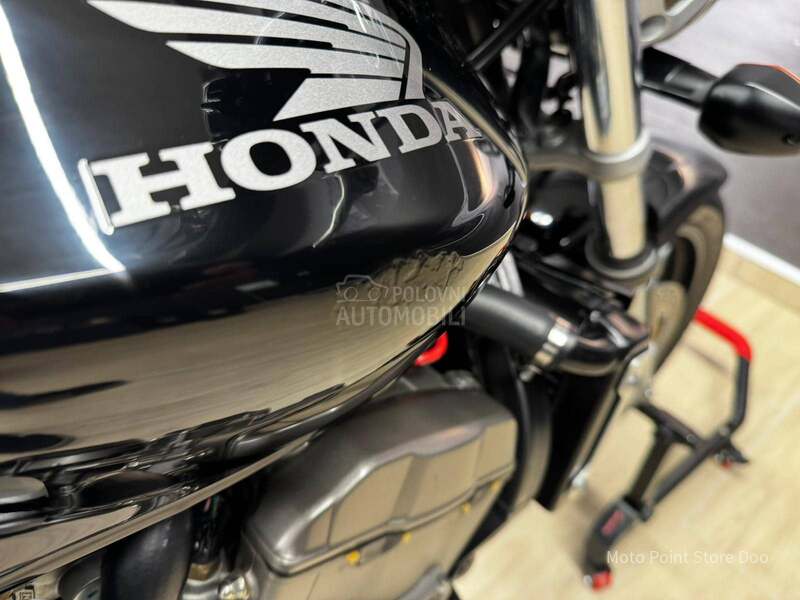Honda CB 900F Hornet