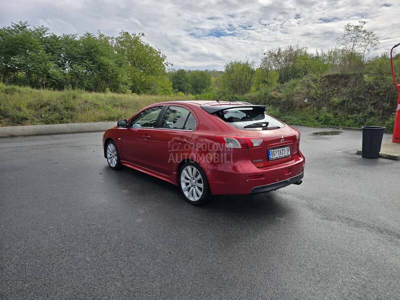 Mitsubishi Lancer 