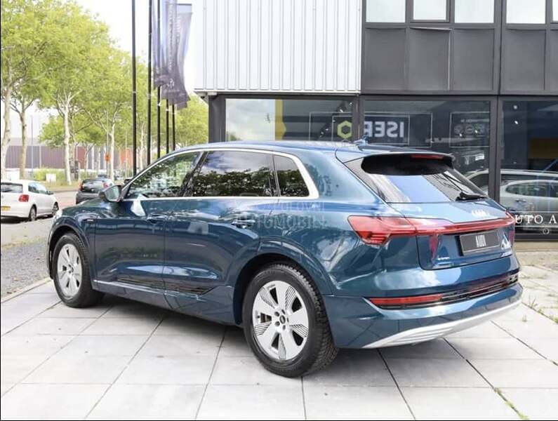 Audi e-tron 
