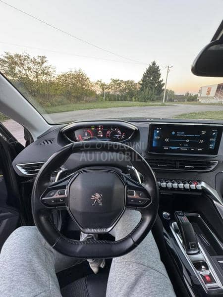 Peugeot 3008 1.5HDI ALLURE