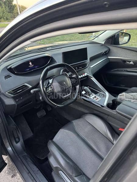 Peugeot 3008 1.5HDI ALLURE