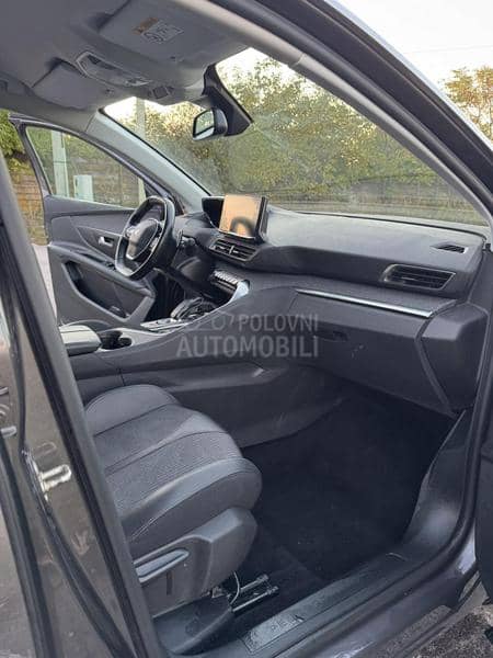 Peugeot 3008 1.5HDI ALLURE