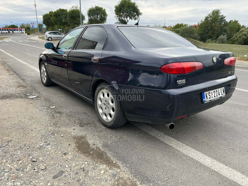 Alfa Romeo 166 